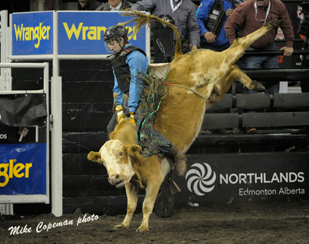 Steer rider Kagen Schmidt